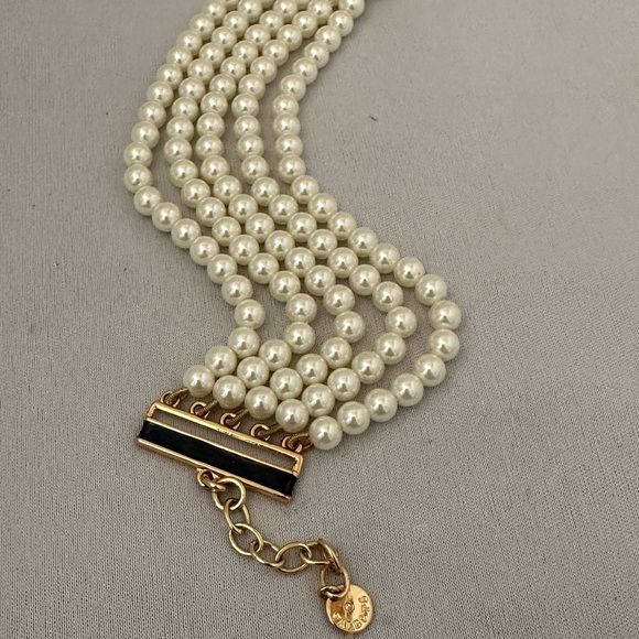 Talbots five strand faux pearl bracelet with navy blue enamel ends - Picture 4 of 4